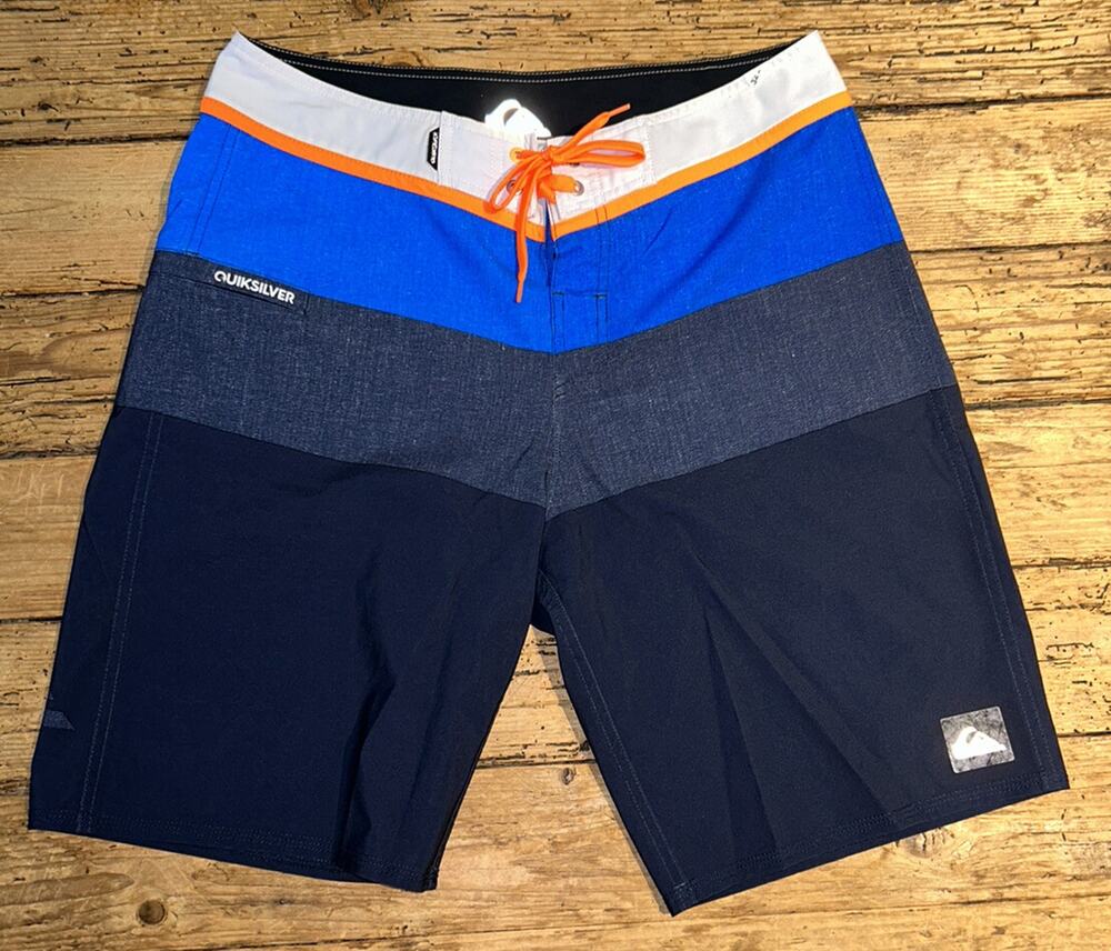 Quicksilver Men’s Size 32x20 Multicolor Board Shorts